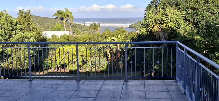 4 Bedroom Property for Sale in Beacon Bay Eastern Cape